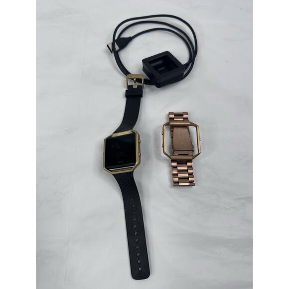 Fitbit Blaze Smart Fitness Watch Charger Extra Watch Band Workout Works - Picture 2 of 8
